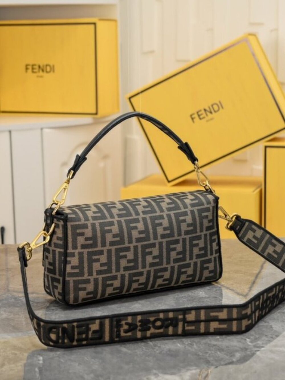 Fendi Baguette Medium FF Jacquard Bag - Picture 2 of 5